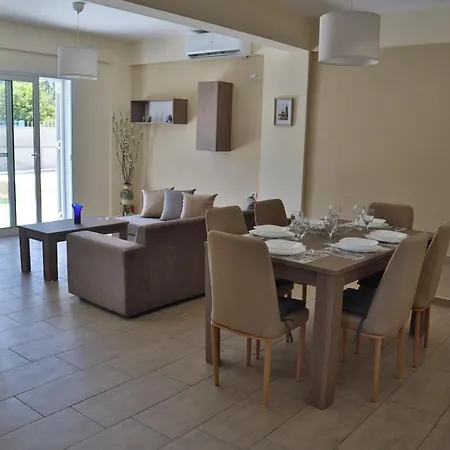 Вилла Olympia Каравомилос